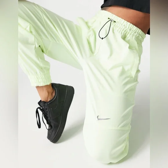 Nike Neon Yellow Joggers Pants Women’s Size XS Lightweight Athletic Pants - Picture 1 of 8